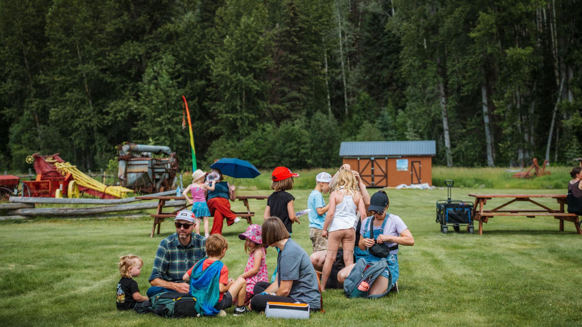 Young families gather at Huble Homestead